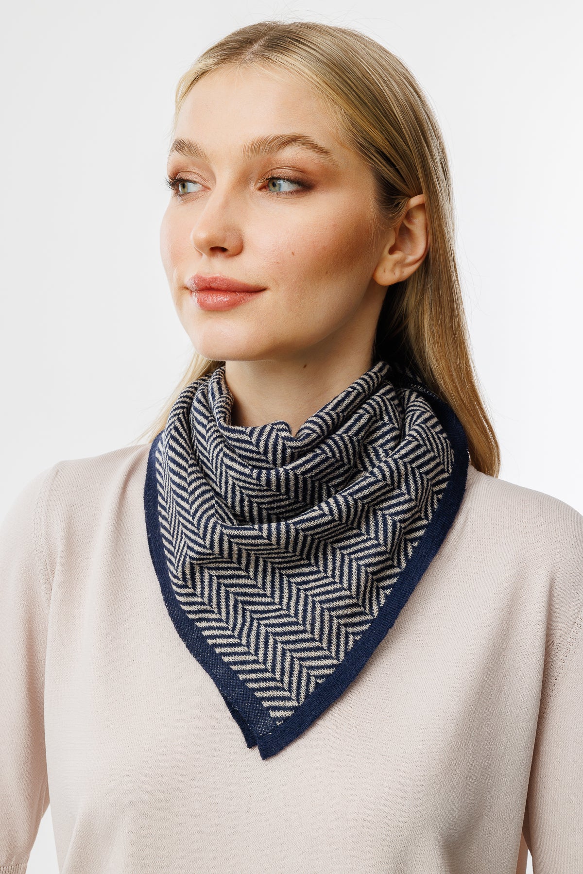 LYCIA SQUARE FOULARD NAVY-BEIGE