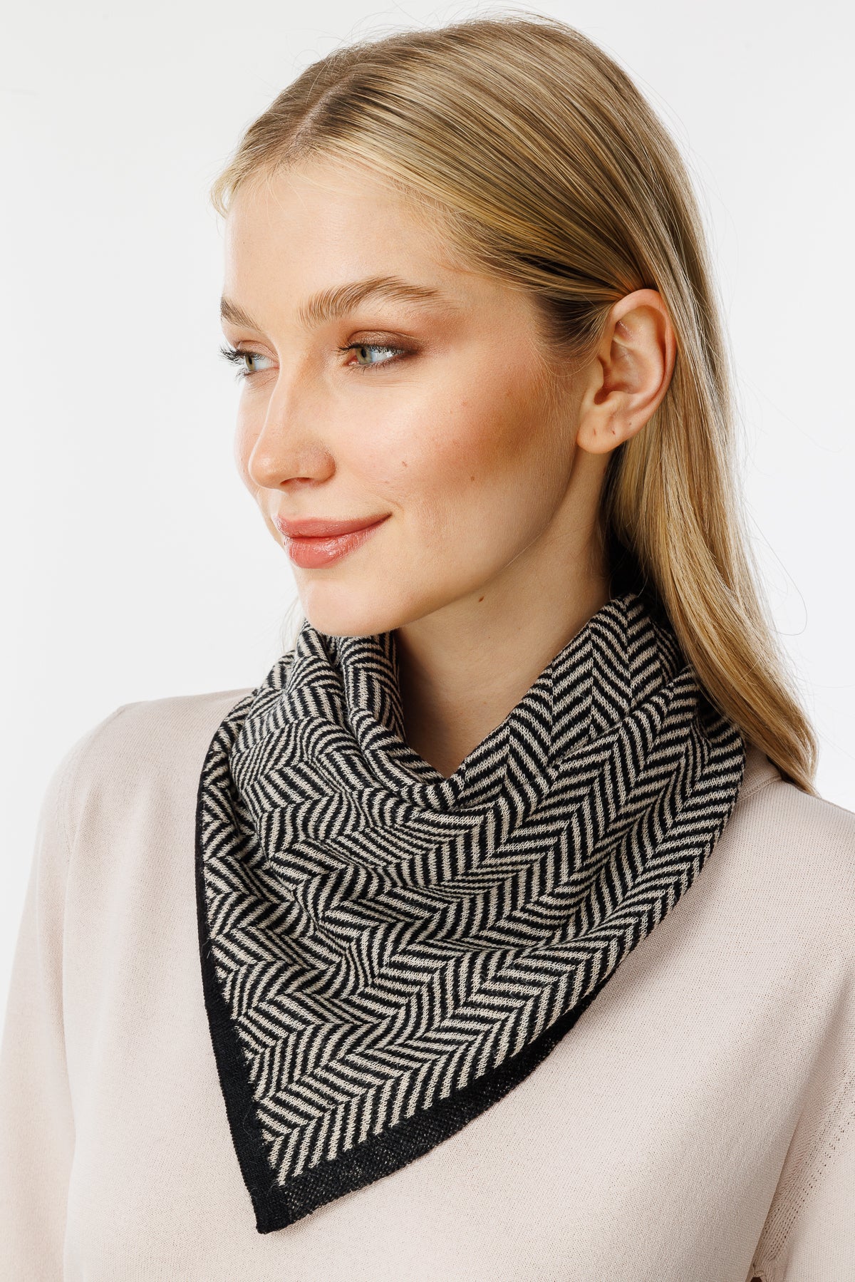 LYCIA SQUARE FOULARD BLACK-BEIGE