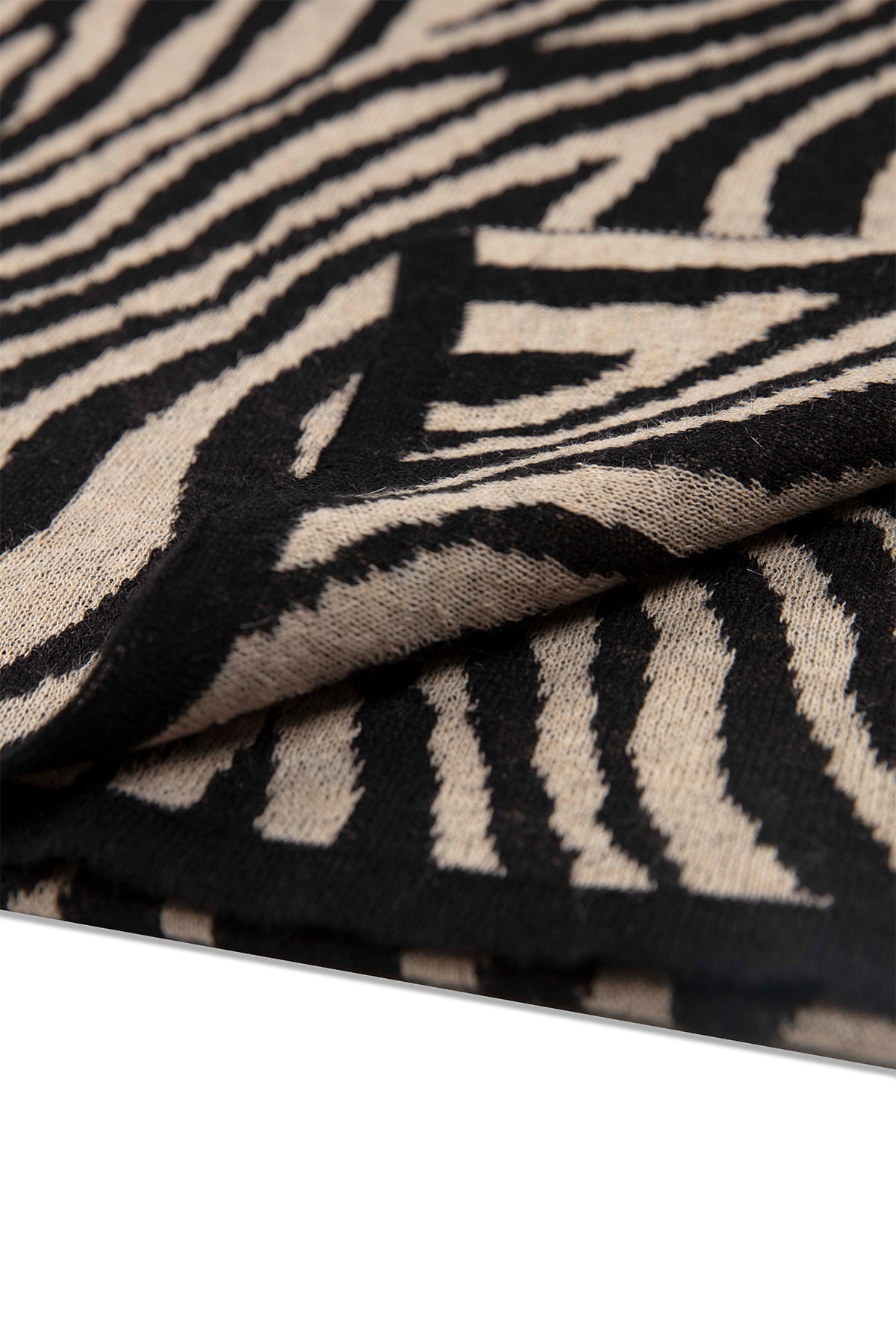 5176  ZEBRA SCARF