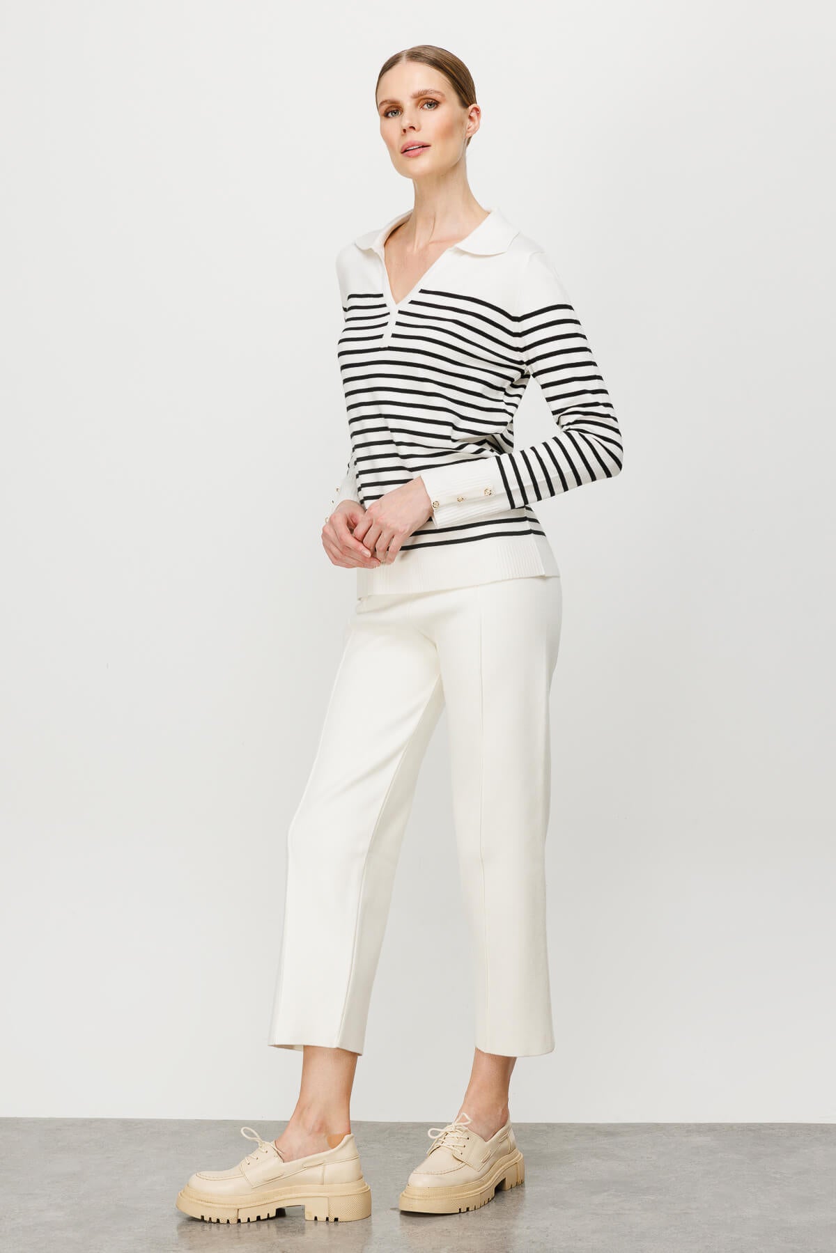 BASIC V-NECK STRIPE BLOUSE ECRU