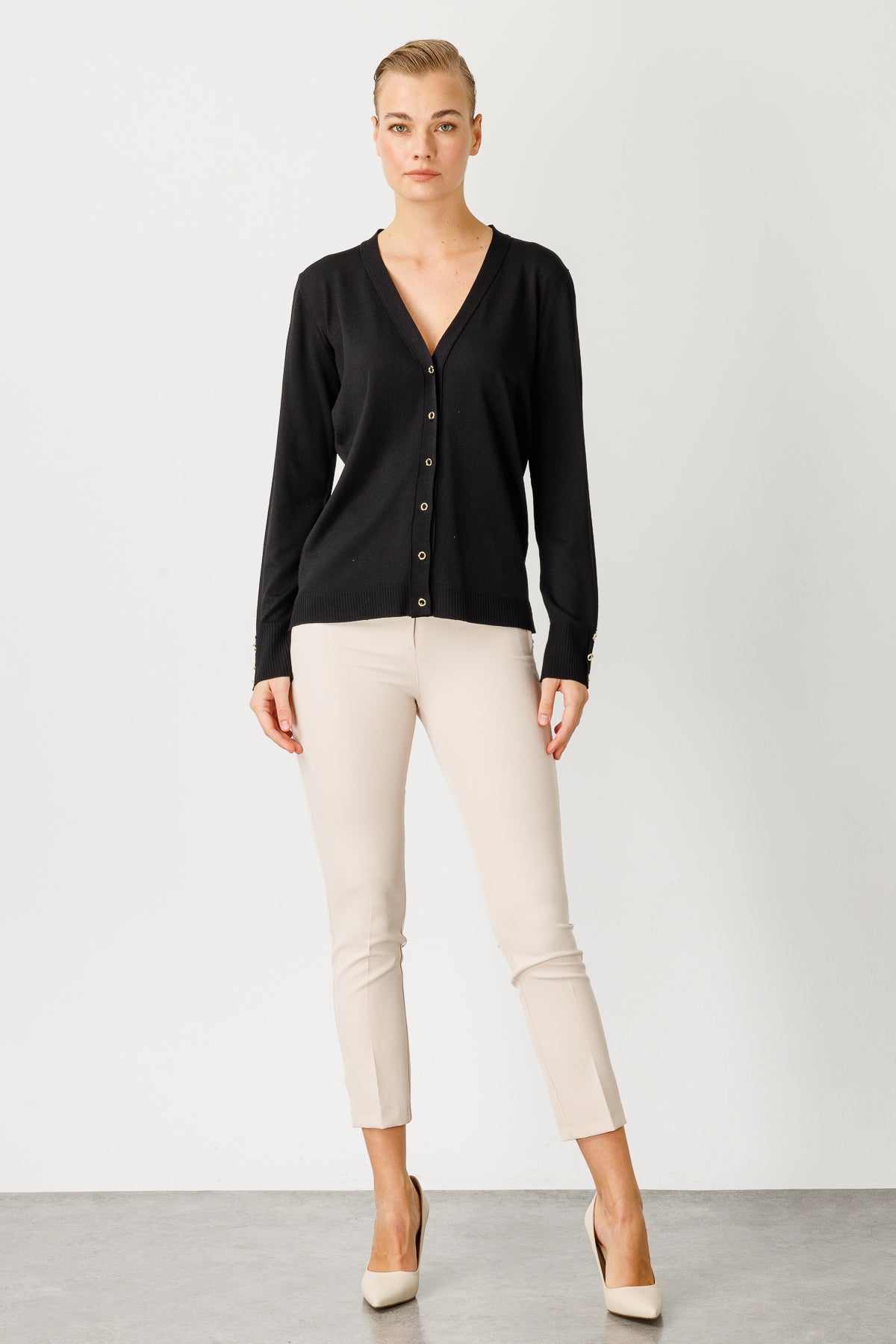 BASIC V-NECK CARDIGAN BLACK