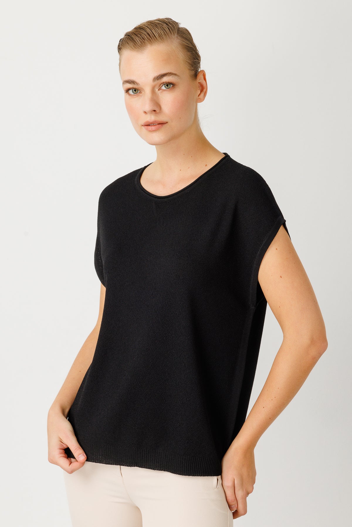 BASIC DIAMOND BLOUSE BLACK