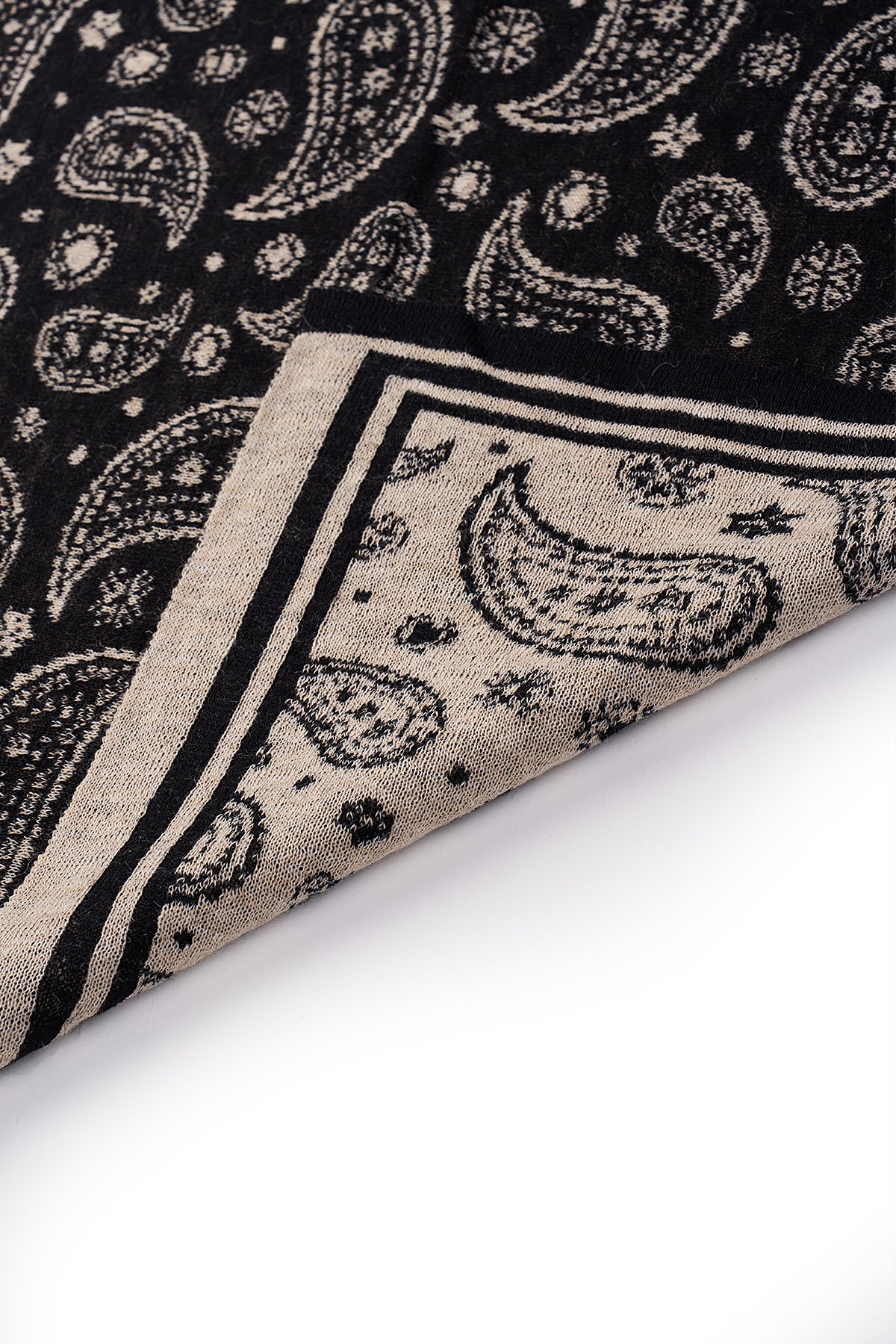 PATARA SQUARE FOULARD BLACK-BEIGE