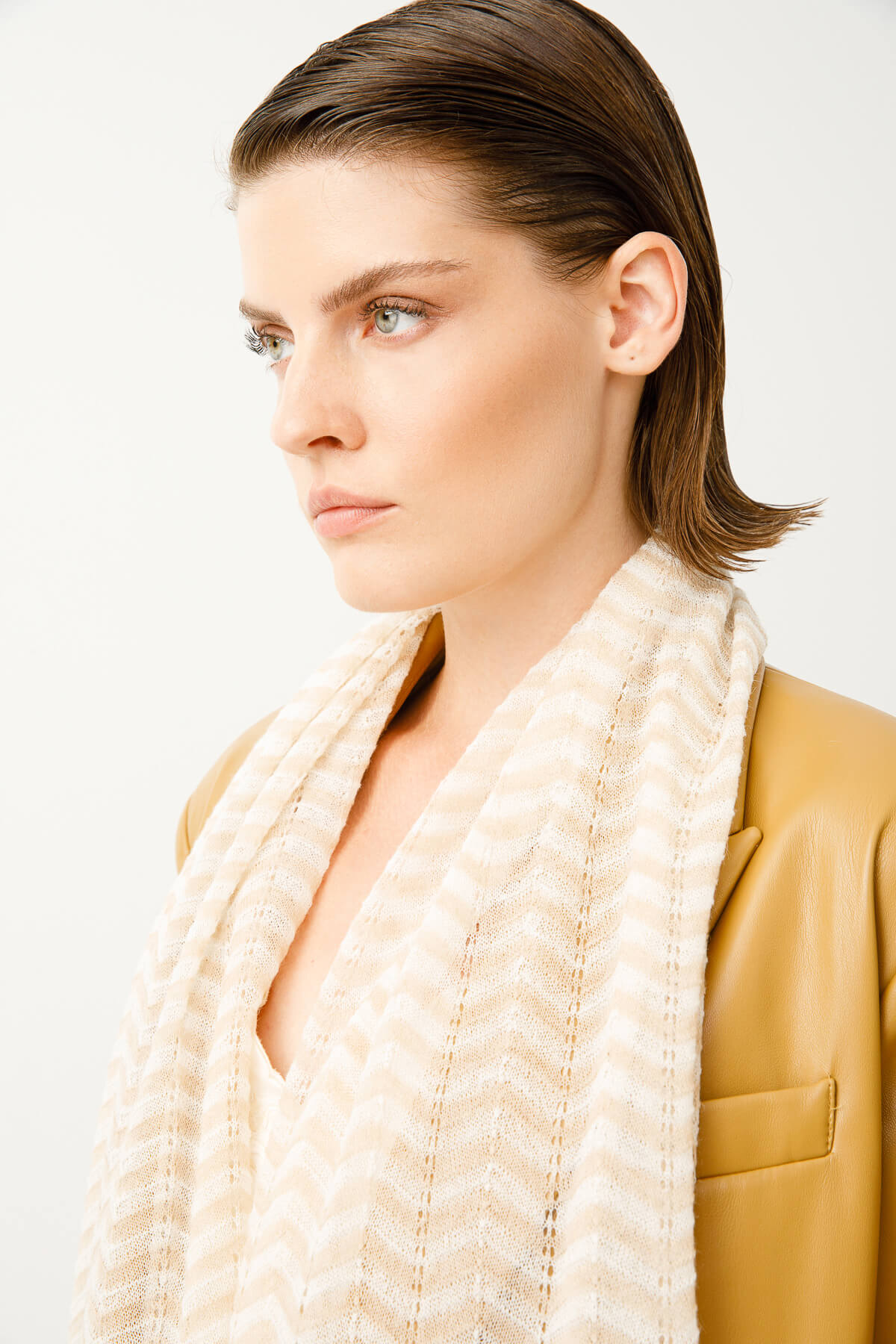 CYBELE SHAWL ECRU-BEIGE