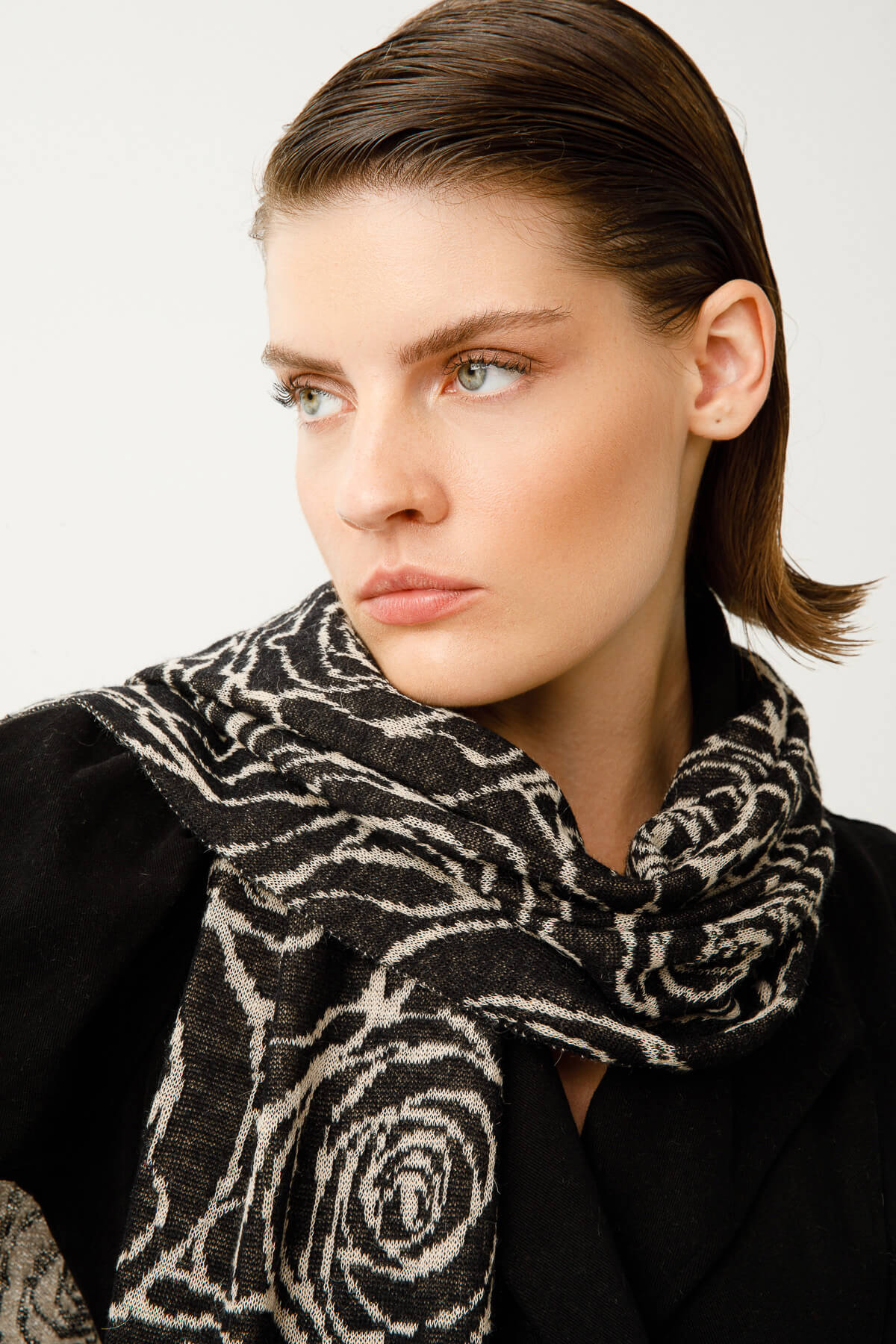 CAPPADOCIA SHAWL BLACK-BEIGE