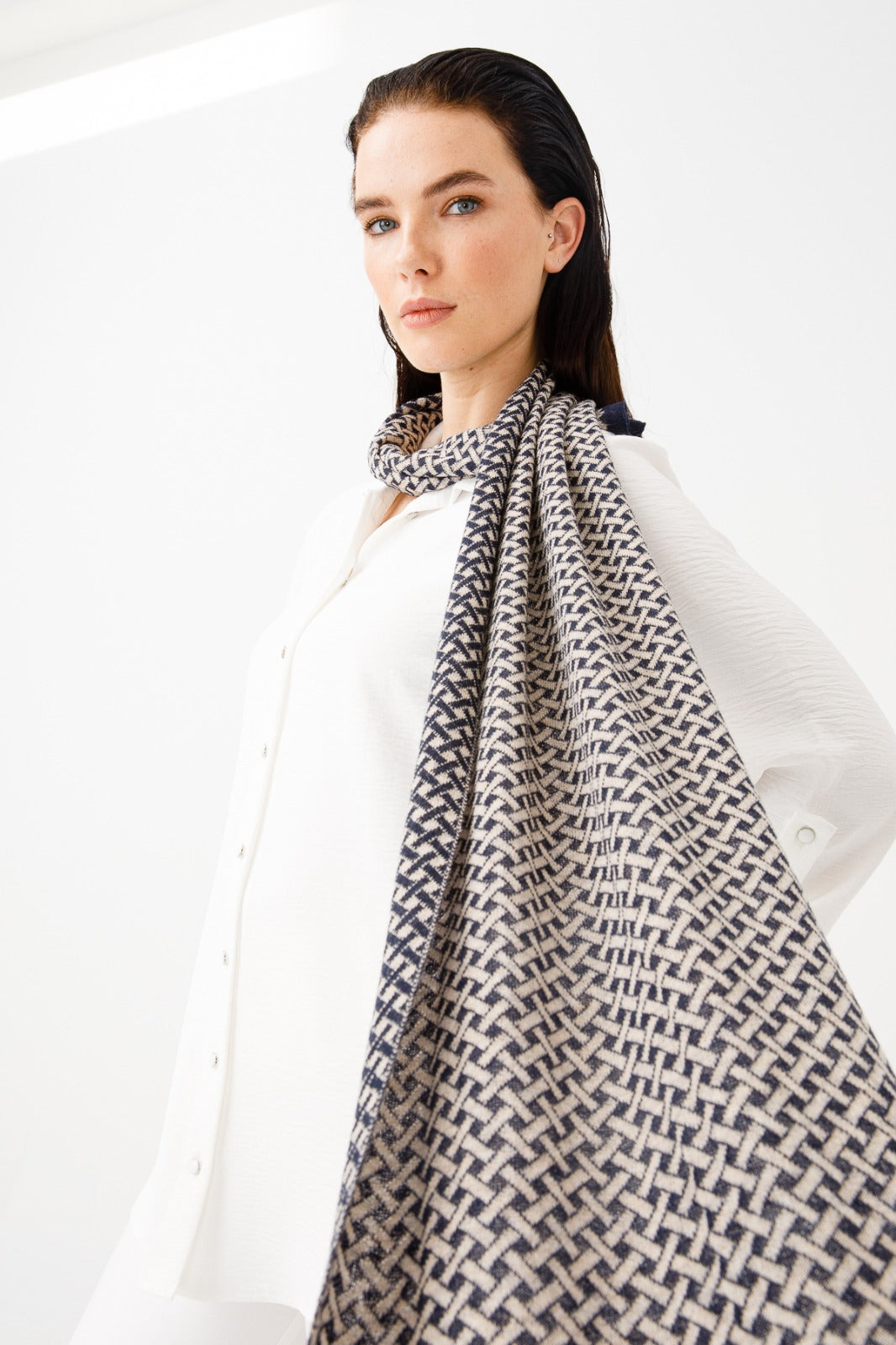 HITTITE SCARF NAVY-BEIGE